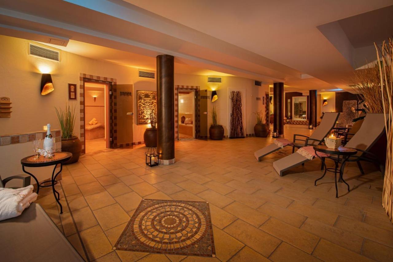 Hotel Villa Toskana ไลเมน ภายนอก รูปภาพ